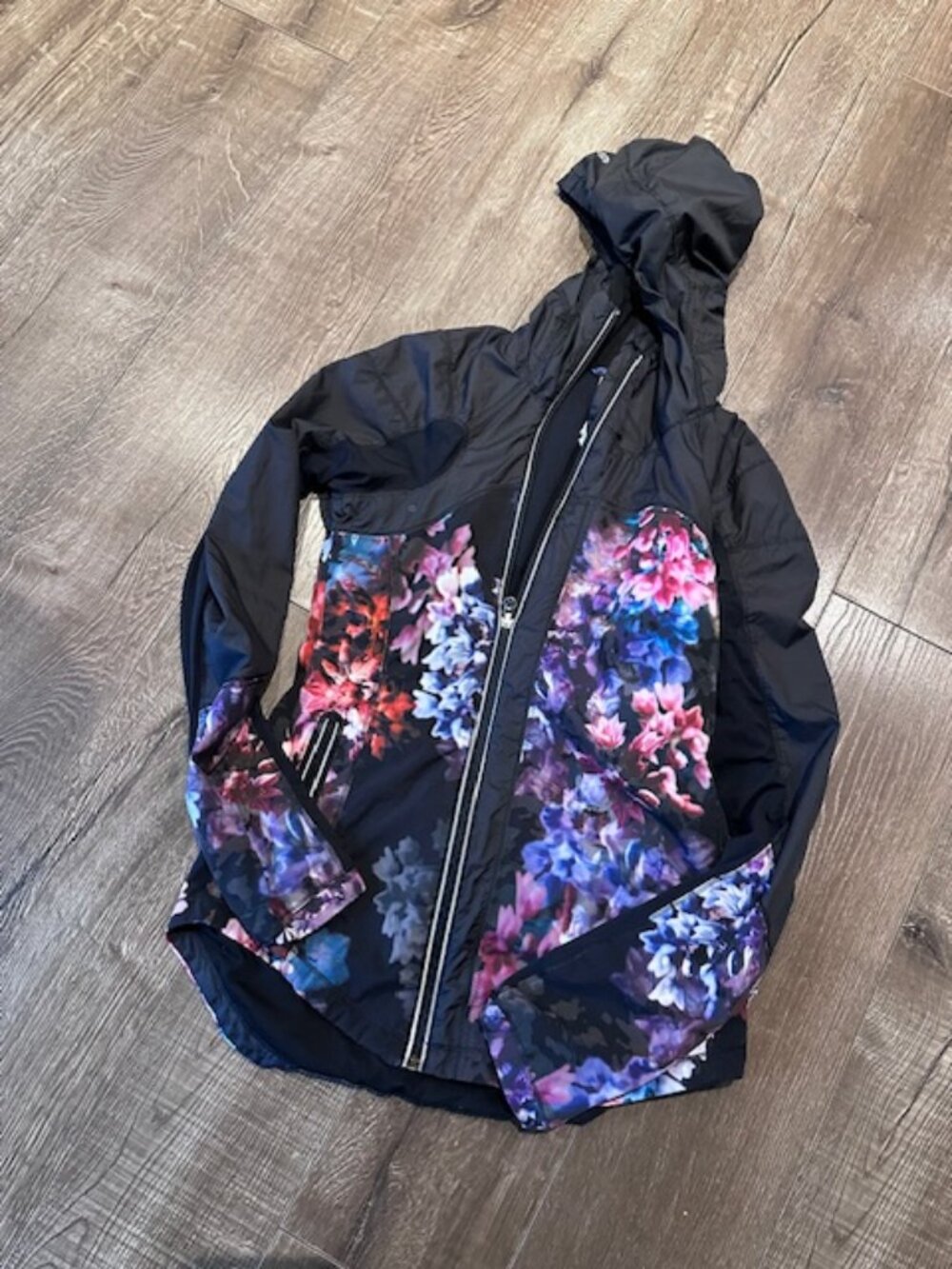 Lululemon  spring has sprung track jacket size 4